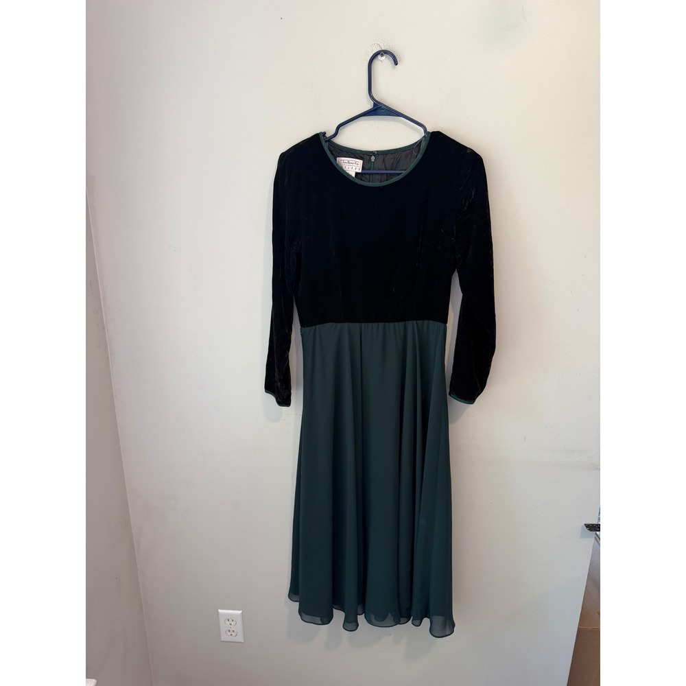Talbots Petites Vintage Black Velvet Green Skirt Midi Dress Long Sleeve Size 8
